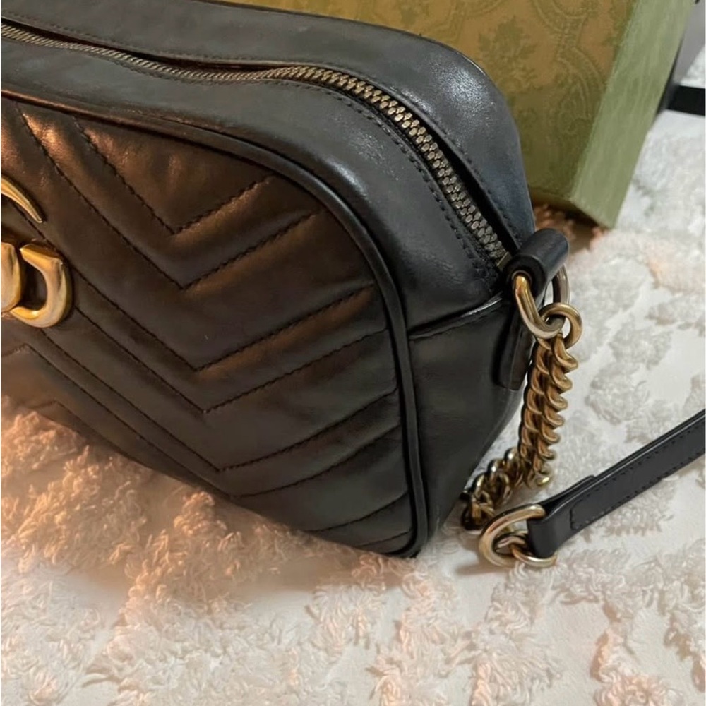 Gucci Black Quilted Crossbody Bag with Gold Accents - Picture 3 of 4